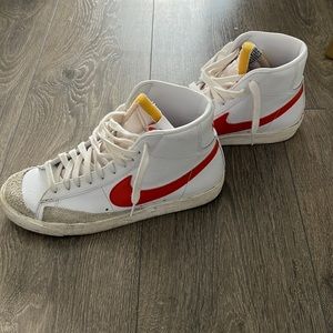 Blazer Mid '77 Vintage 'White Mantra Orange' – Size US 7.5 M (US 9 W)